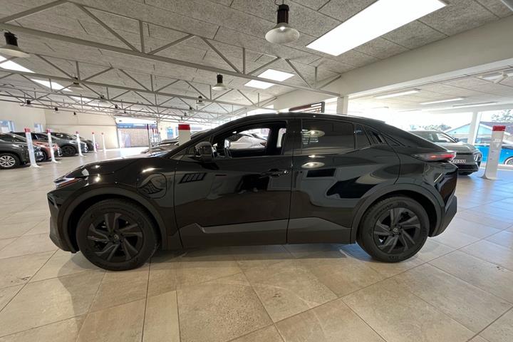 Sort Toyota Toyota C-HR+ fra 2026
