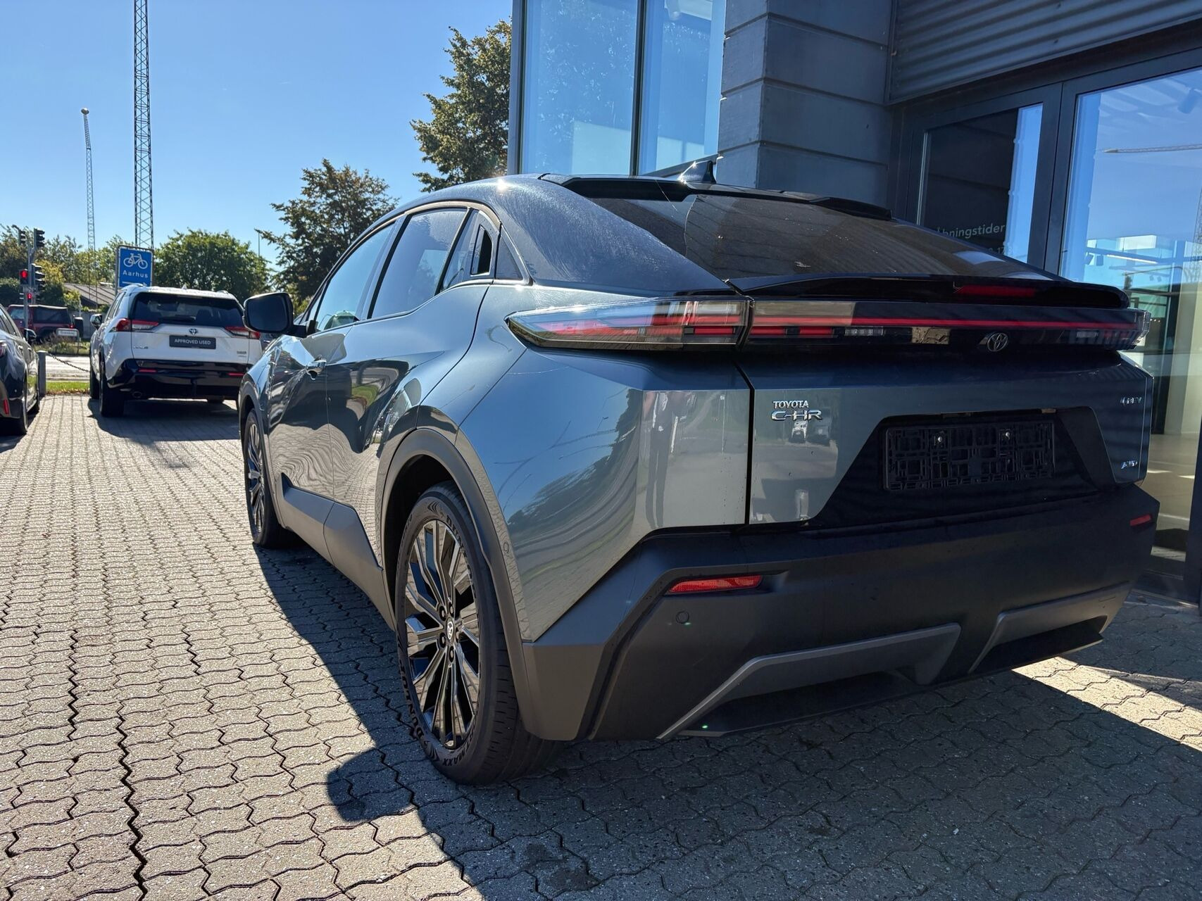 Grå Toyota C-HR+ fra 2026
