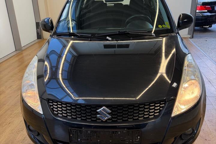Sort Suzuki Swift fra 2011