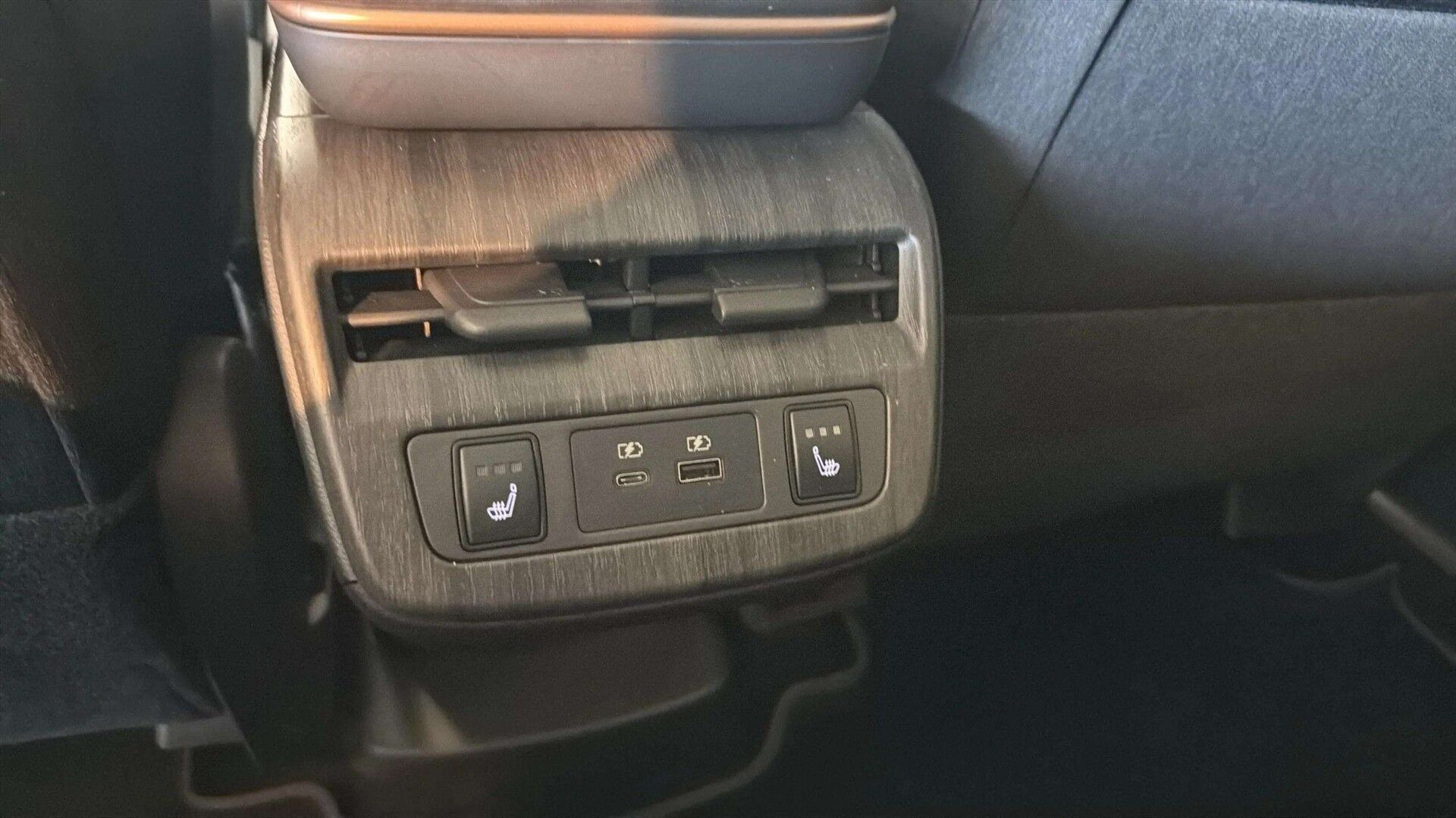 Kobber Nissan Ariya fra 2024