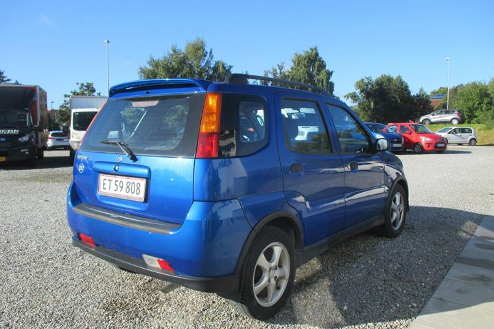 Blå Suzuki Ignis fra 2006