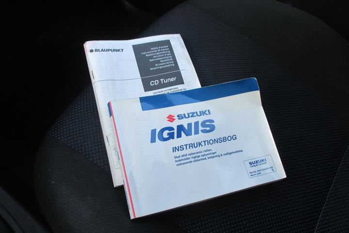 Blå Suzuki Ignis fra 2006