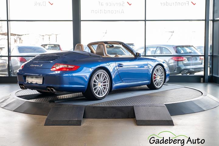 Blå Porsche 911 Carrera S fra 2006