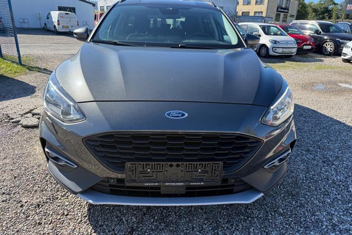 Grå Ford Focus fra 2019