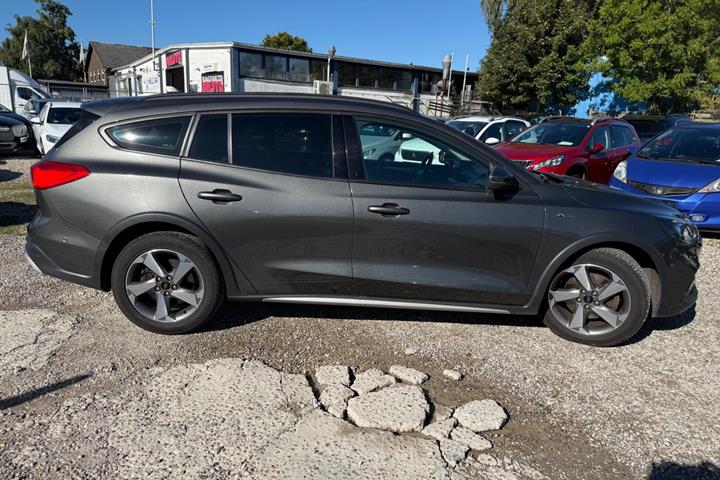 Grå Ford Focus fra 2019