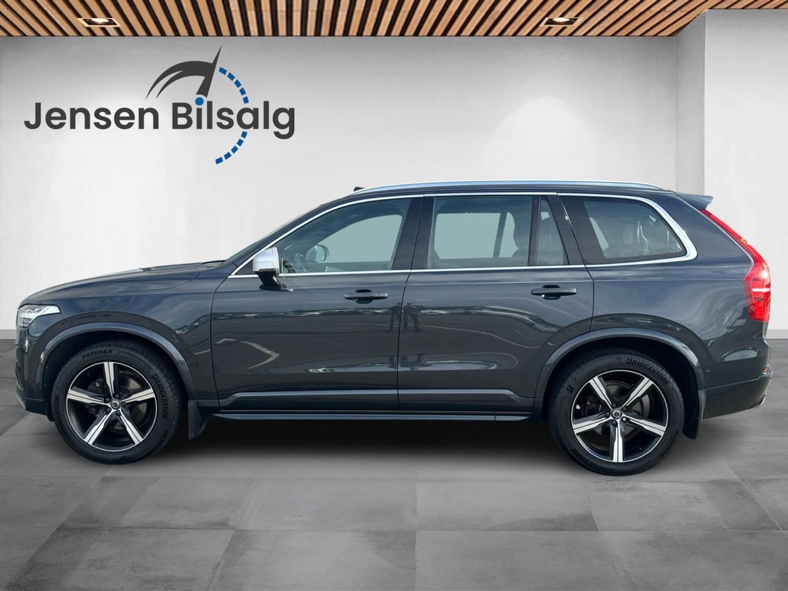 Grå Volvo XC90 fra 2019