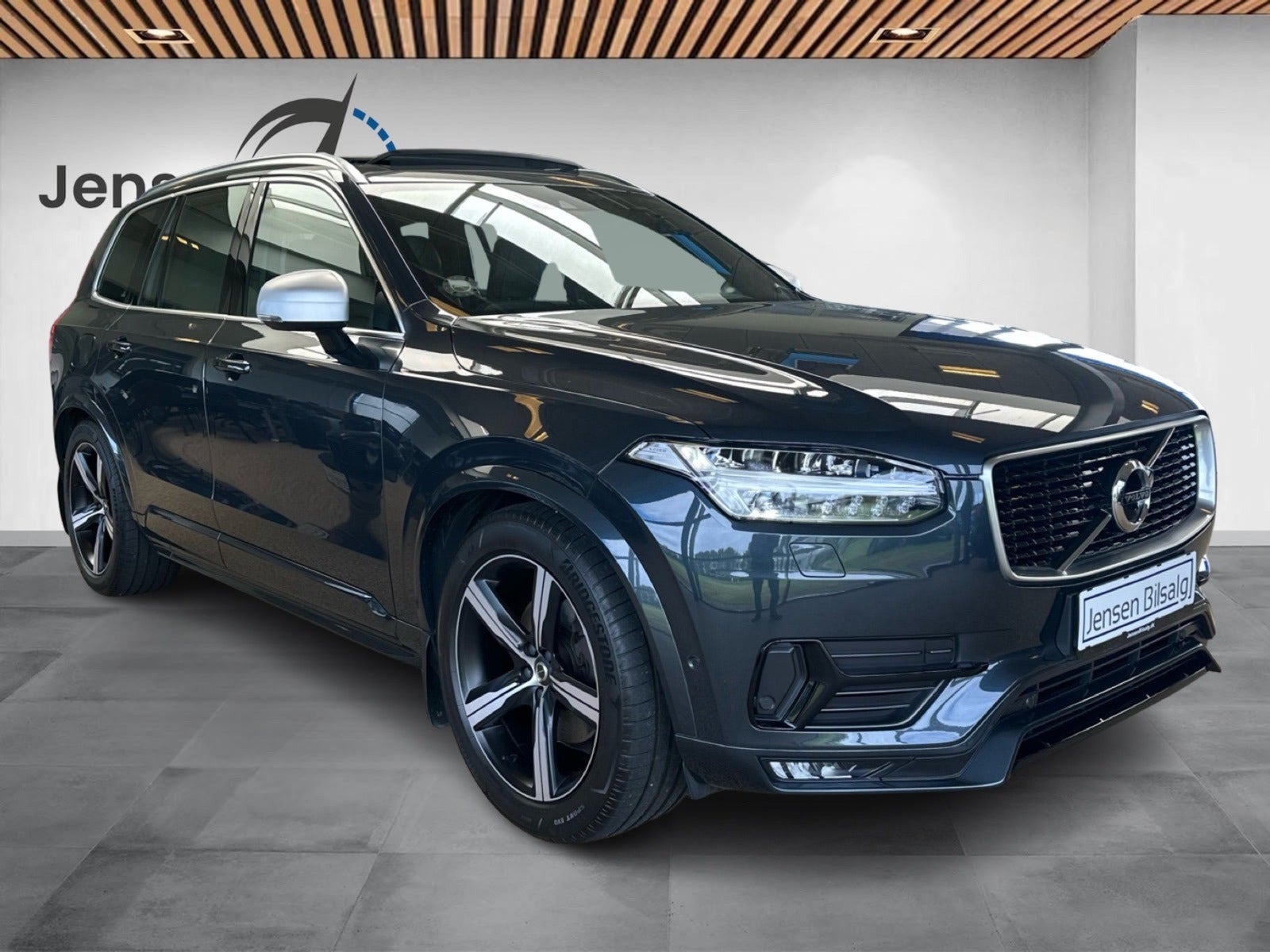 Grå Volvo XC90 fra 2019