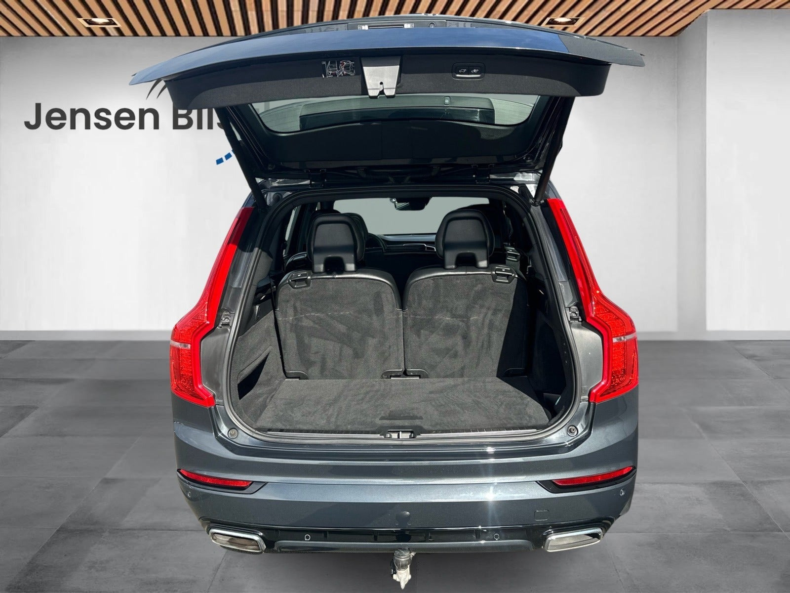 Grå Volvo XC90 fra 2019