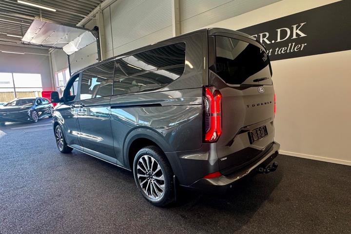 Grå Ford Tourneo Custom 340 L2 fra 2025