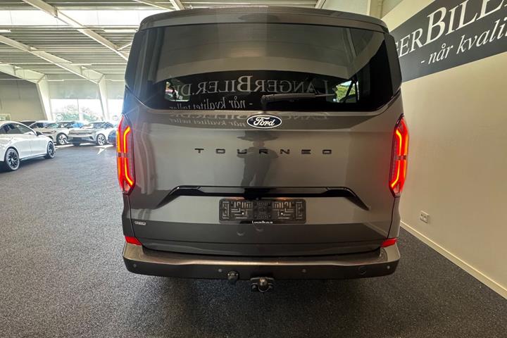 Grå Ford Tourneo Custom 340 L2 fra 2025