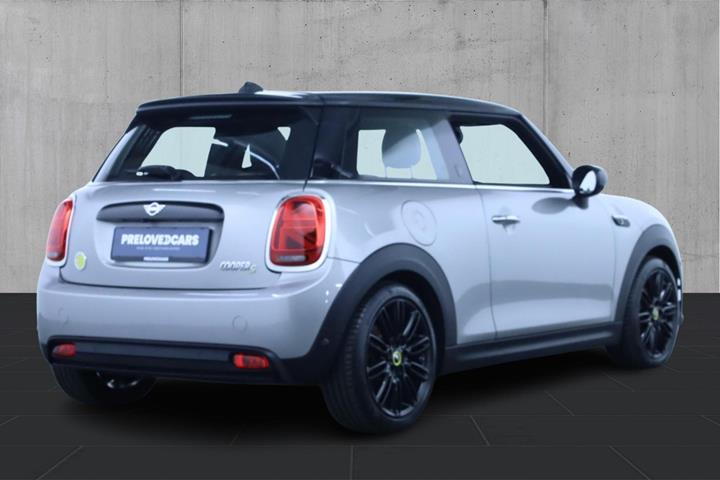 Sølv Mini Cooper SE fra 2023