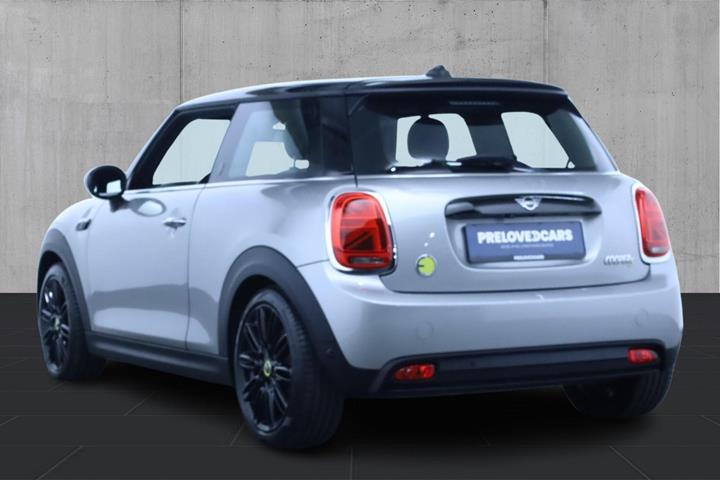 Sølv Mini Cooper SE fra 2023