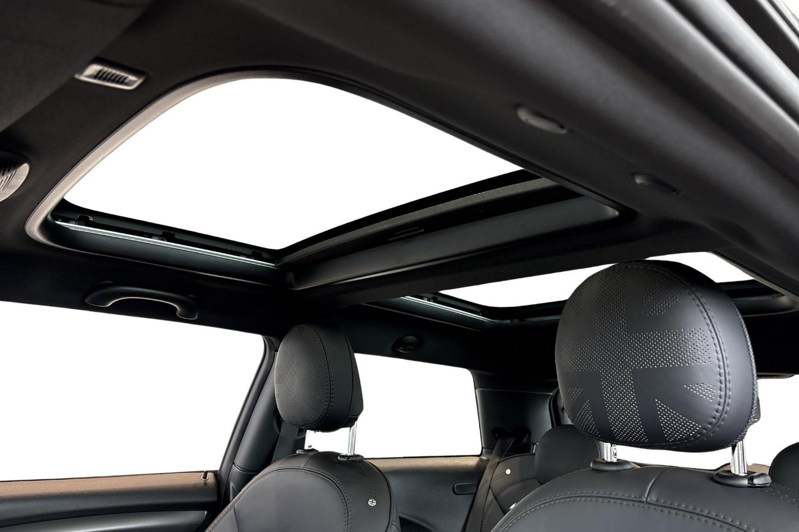 Sølv Mini Cooper SE fra 2023