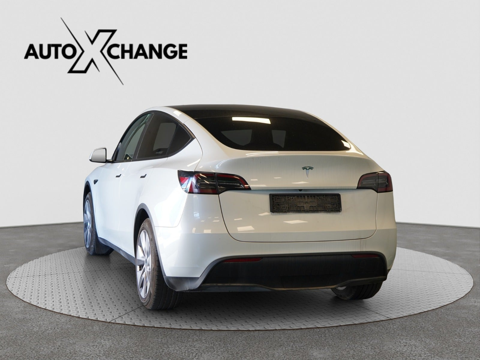 undefined Tesla Model Y fra 2024