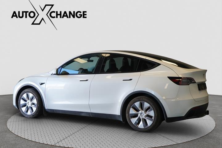 undefined Tesla Model Y fra 2024