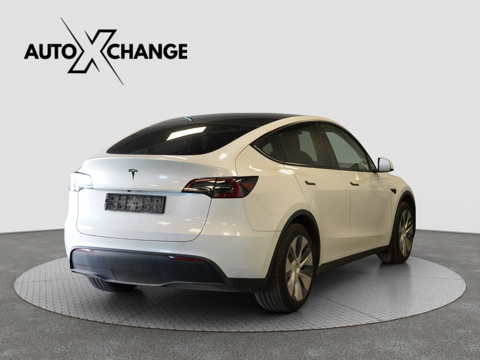 undefined Tesla Model Y fra 2024