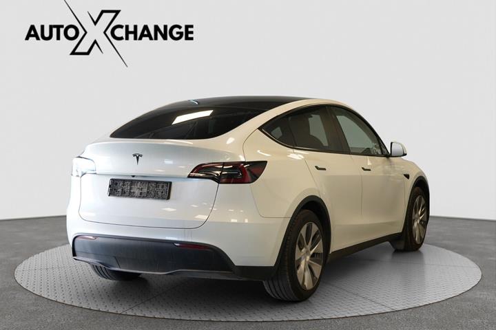undefined Tesla Model Y fra 2024