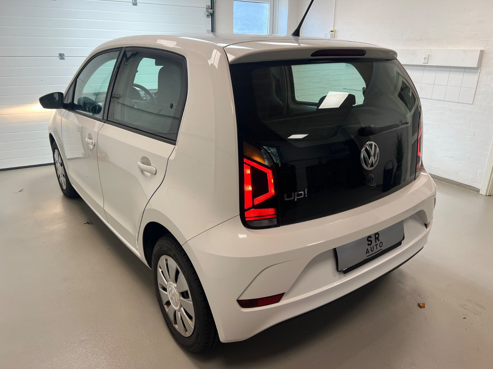 Hvid VW UP! fra 2018