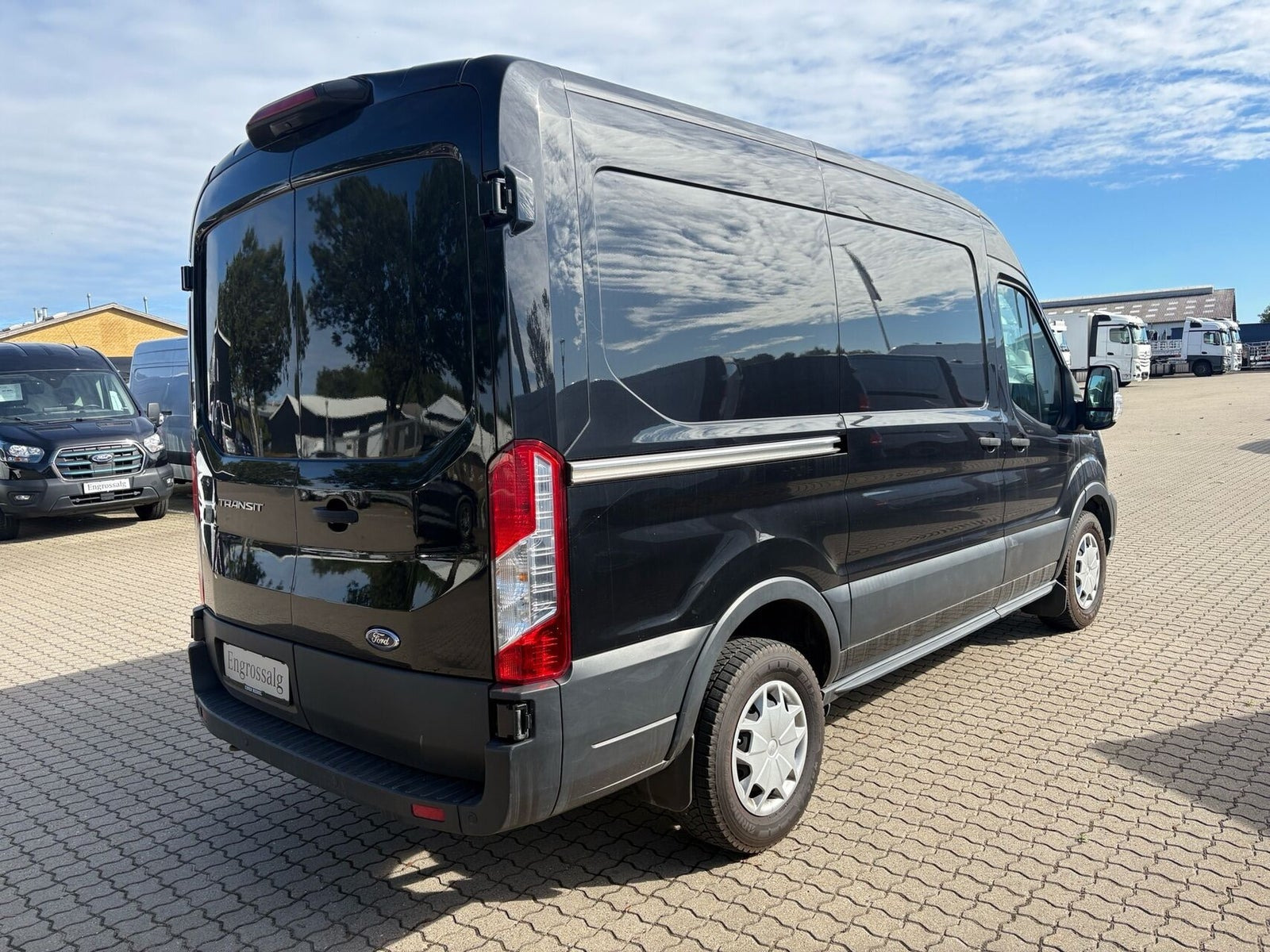 Sort Ford Transit 350 L2 Van fra 2020