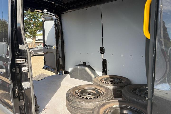 Sort Ford Transit 350 L2 Van fra 2020