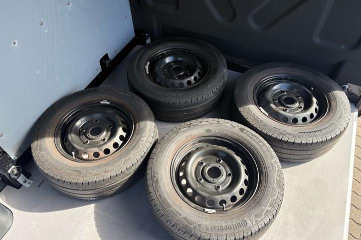 Sort Ford Transit 350 L2 Van fra 2020