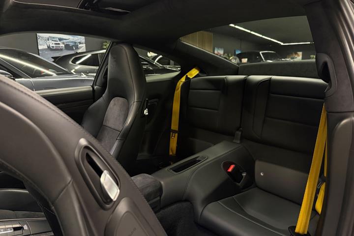 Grøn Porsche 911 Turbo S fra 2017