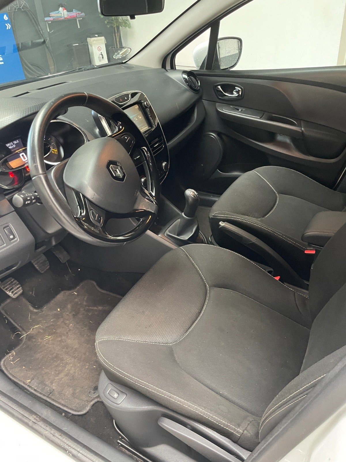 Hvid Renault Clio IV fra 2014