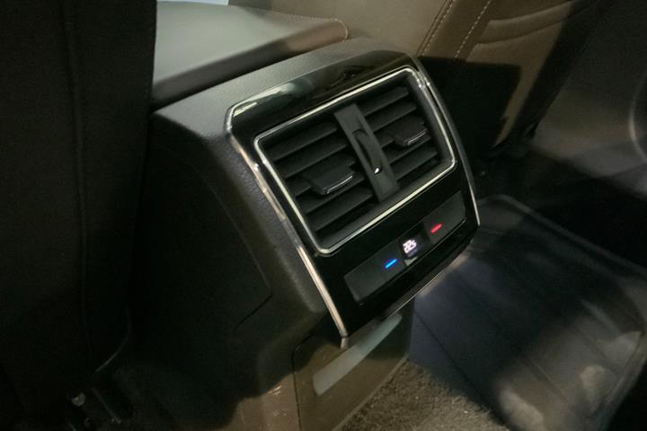 Sort Skoda Superb fra 2019