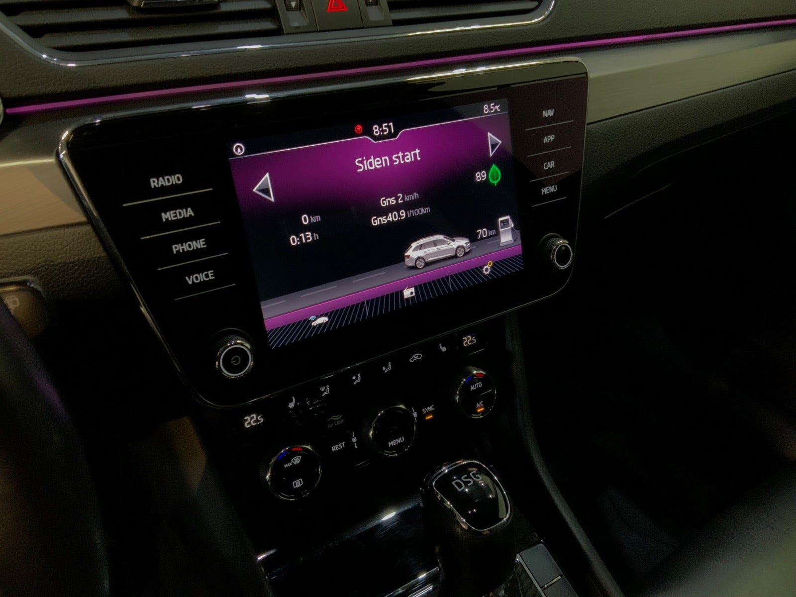 Sort Skoda Superb fra 2019