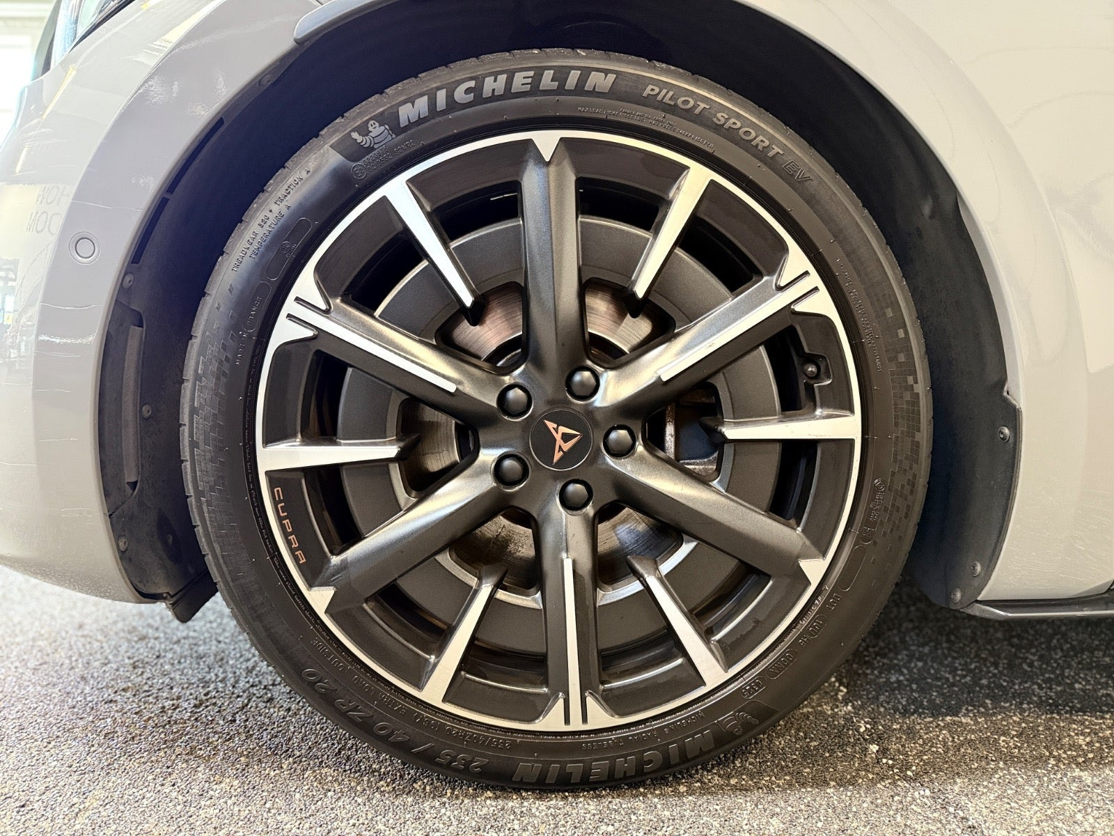 Grå Cupra Born fra 2022