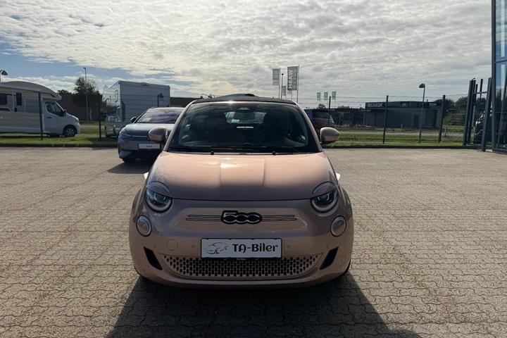 Grå Fiat 500e fra 2020