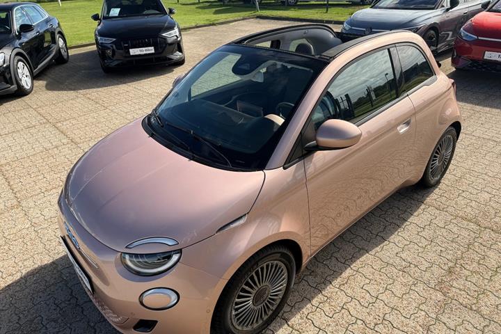 Grå Fiat 500e fra 2020