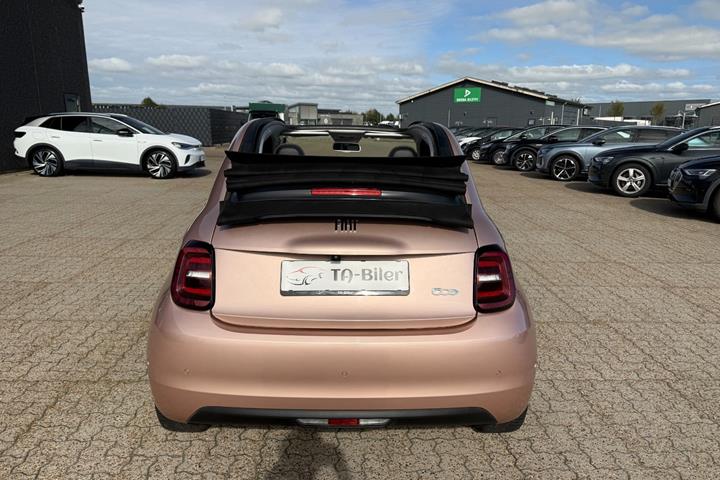 Grå Fiat 500e fra 2020