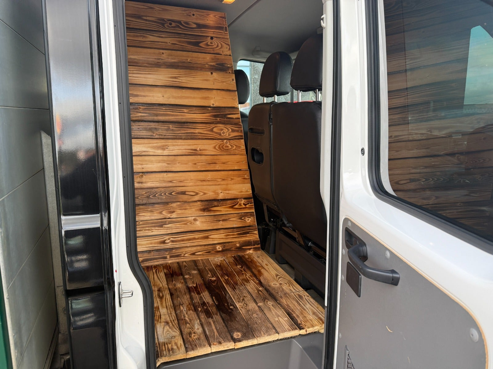 Sort VW Crafter 35 fra 2018