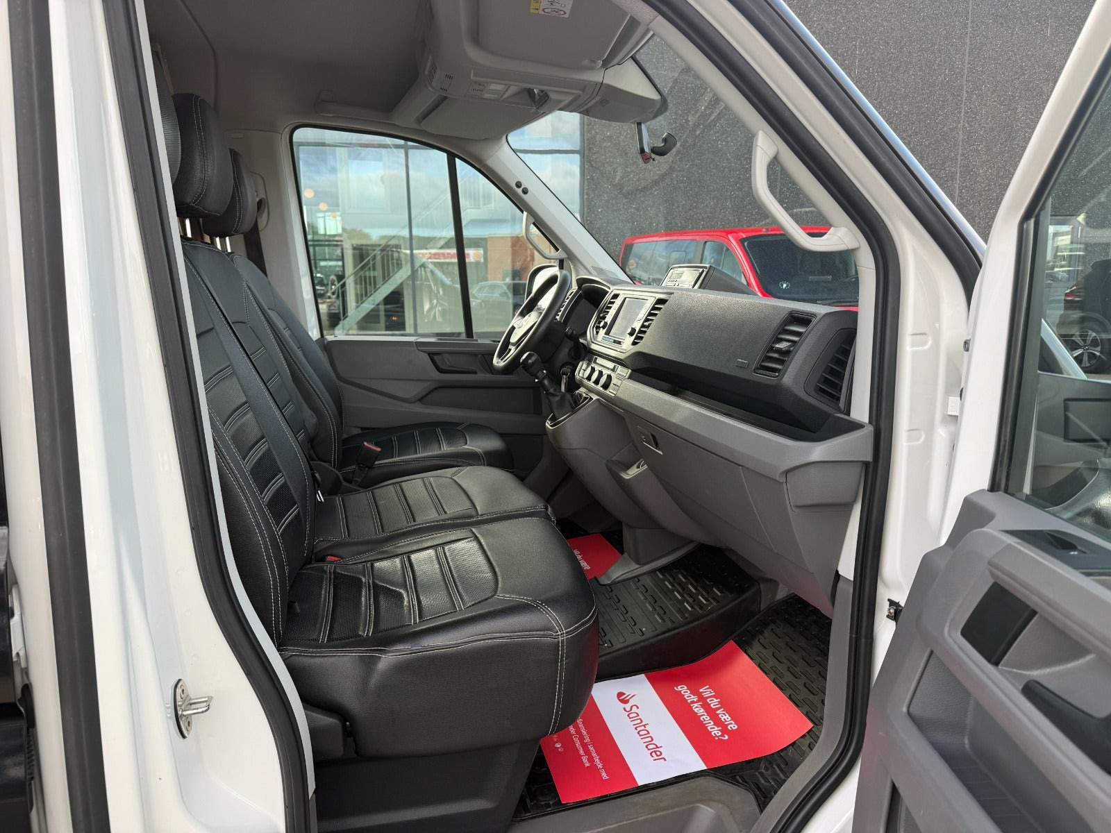 Sort VW Crafter 35 fra 2018