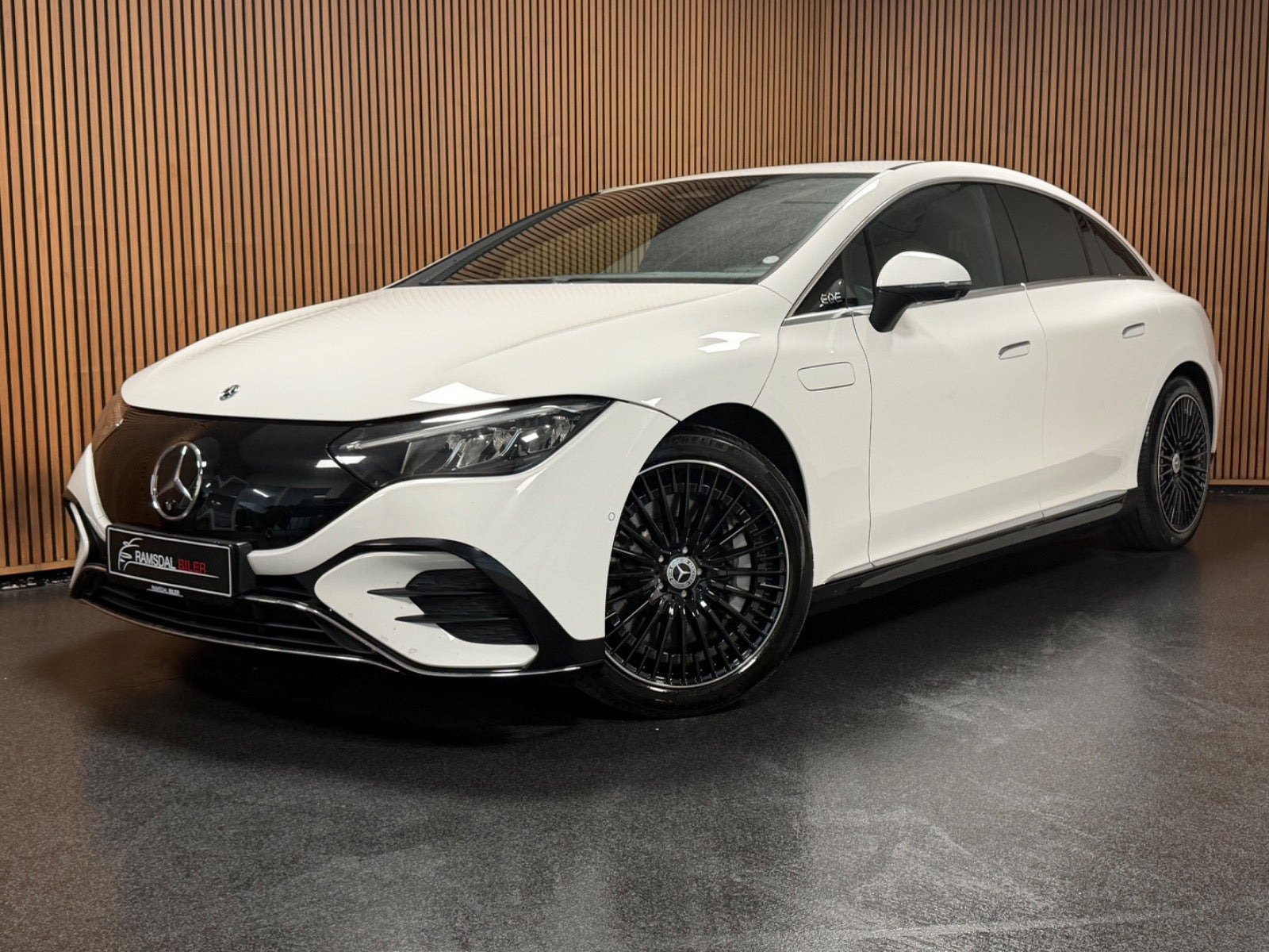 Mercedes EQE350+ AMG Line