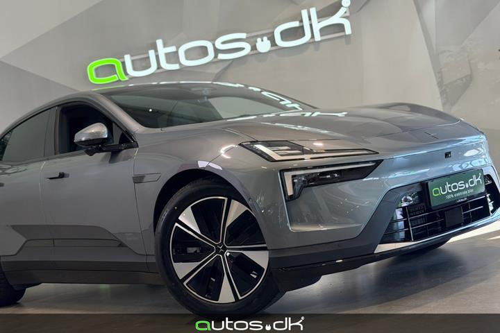 Grå Polestar 4 fra 2026