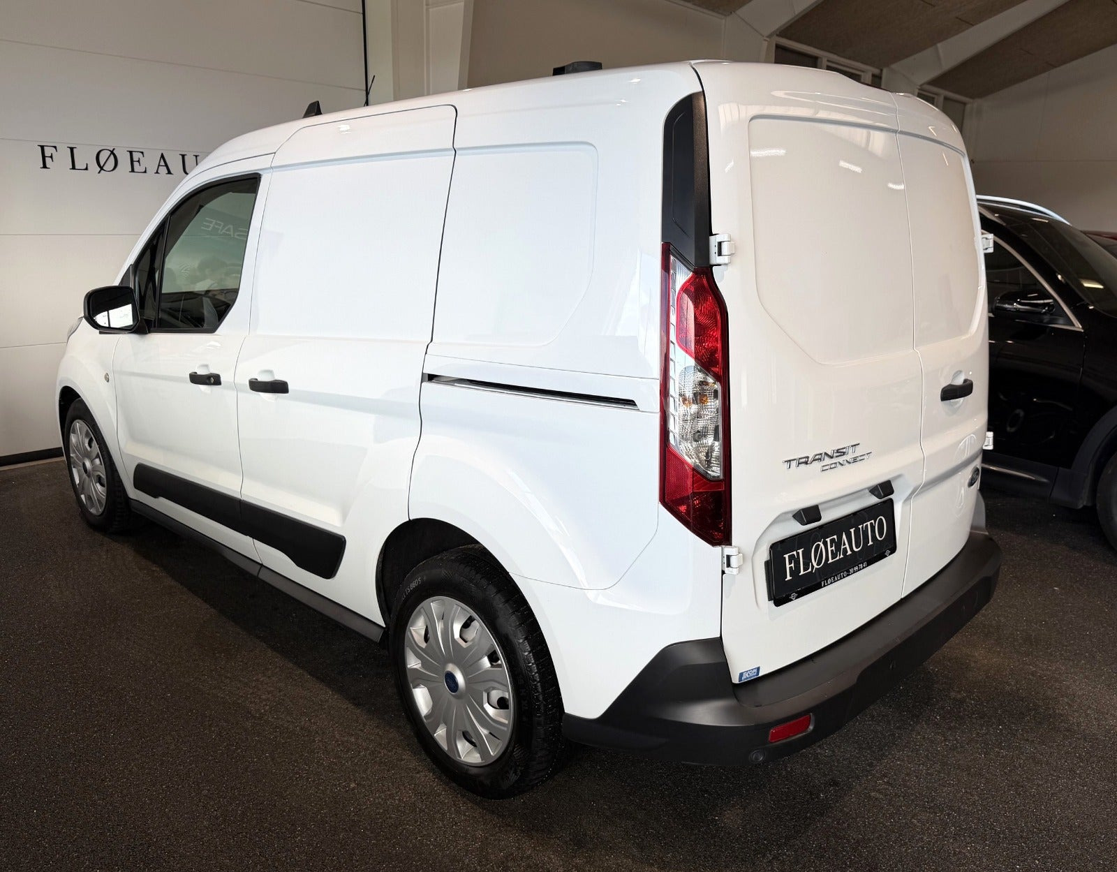 Hvid Ford Transit Connect fra 2022
