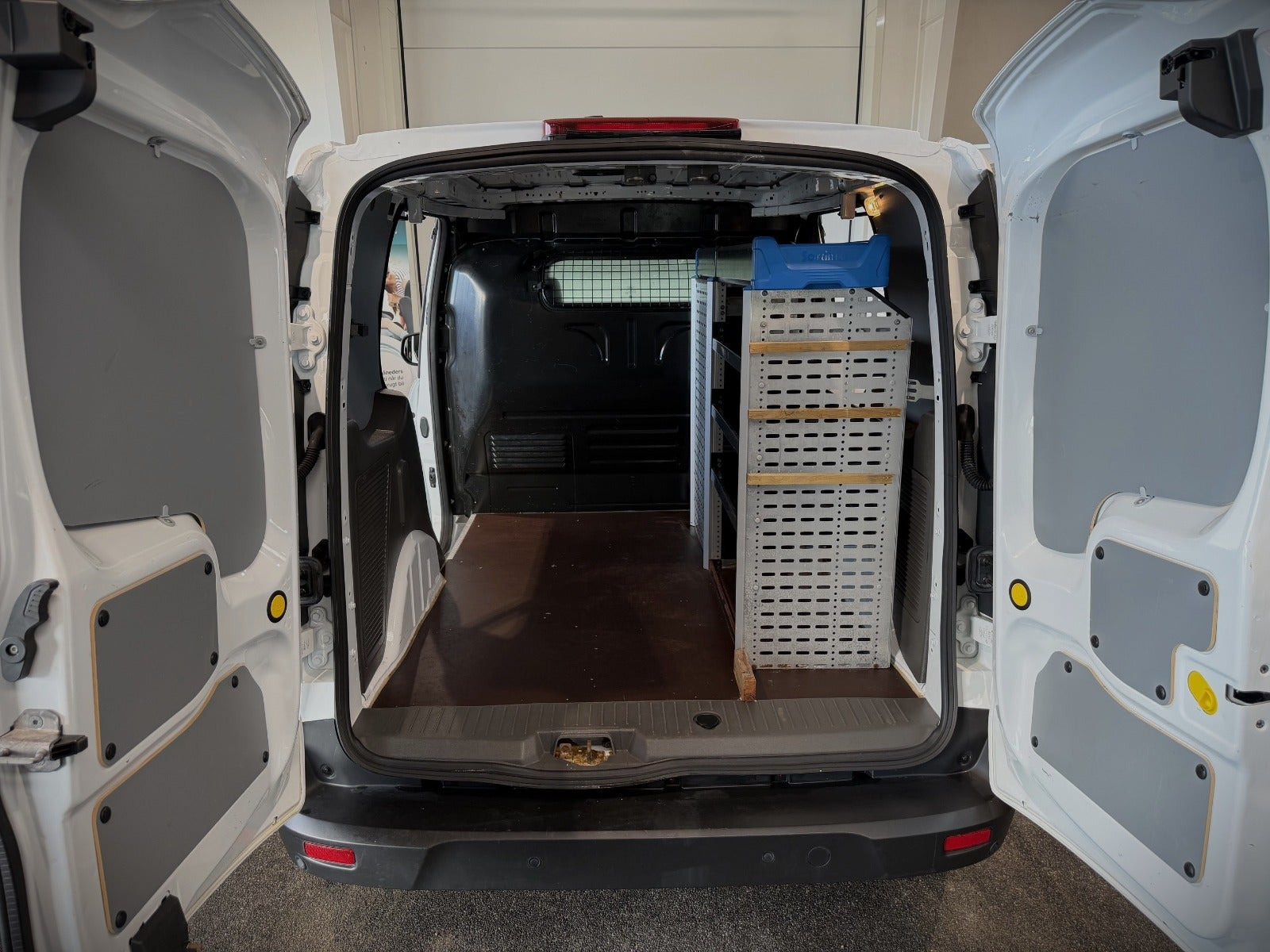 Hvid Ford Transit Connect fra 2022