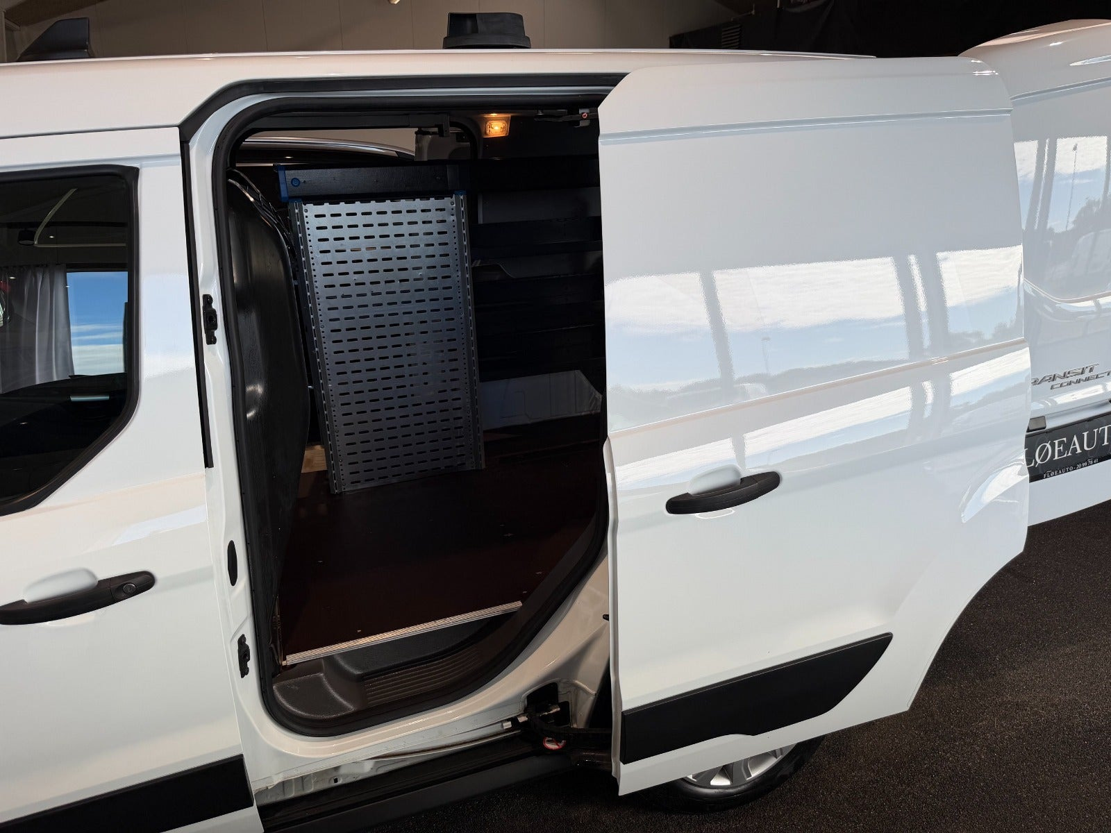 Hvid Ford Transit Connect fra 2022