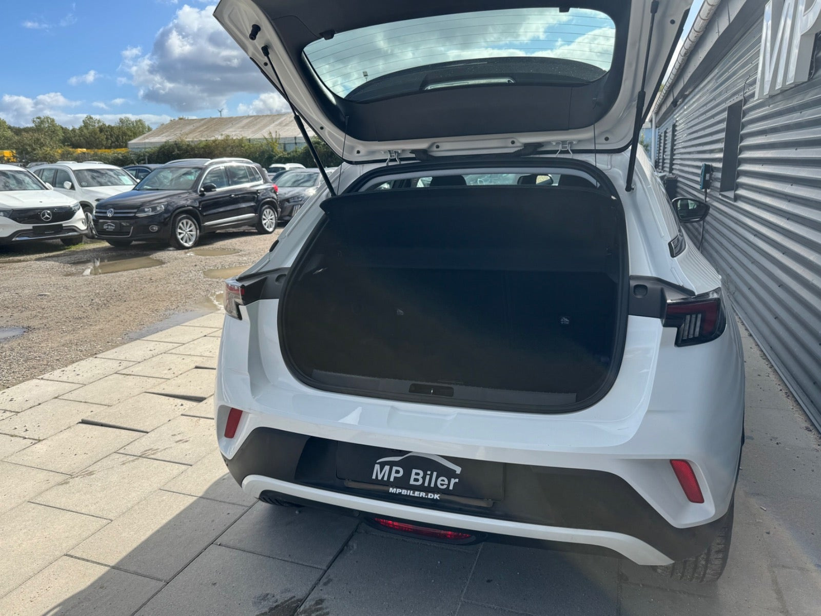 Hvid Opel Mokka-e fra 2024