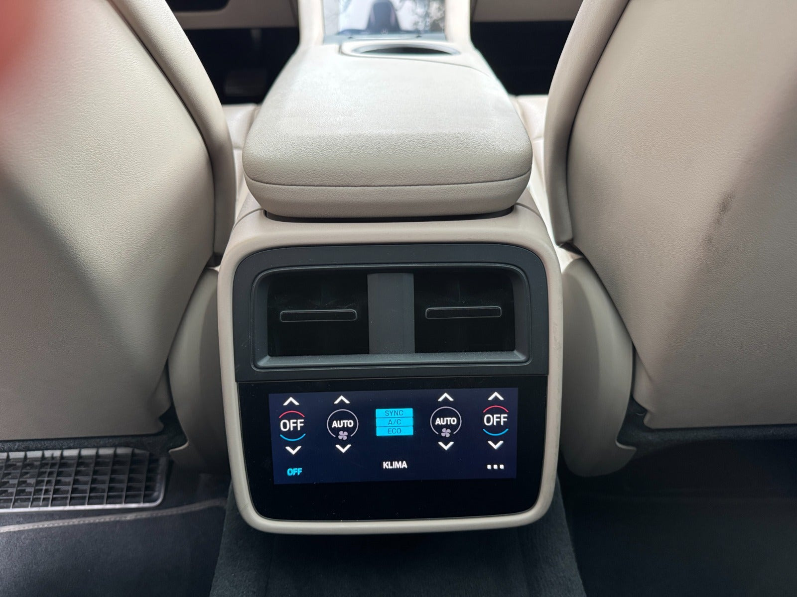 Sort Porsche Taycan fra 2021