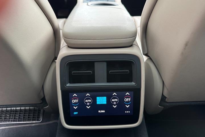 Sort Porsche Taycan fra 2021
