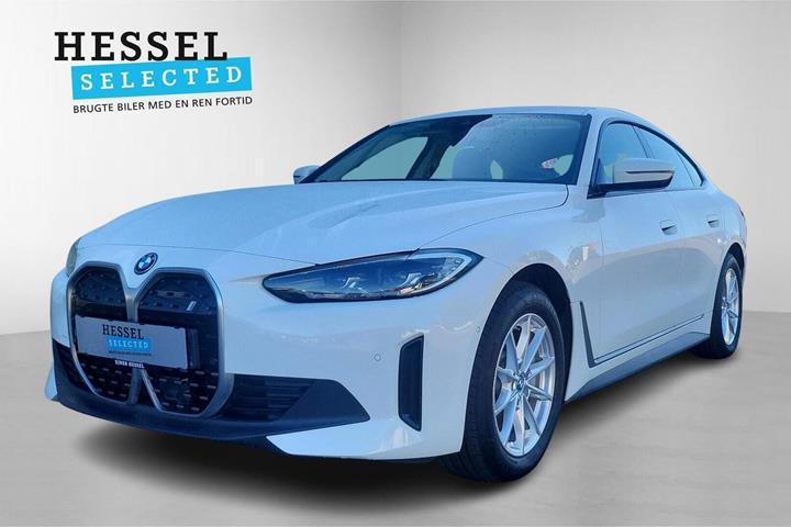 Hvid BMW i4 fra 2023