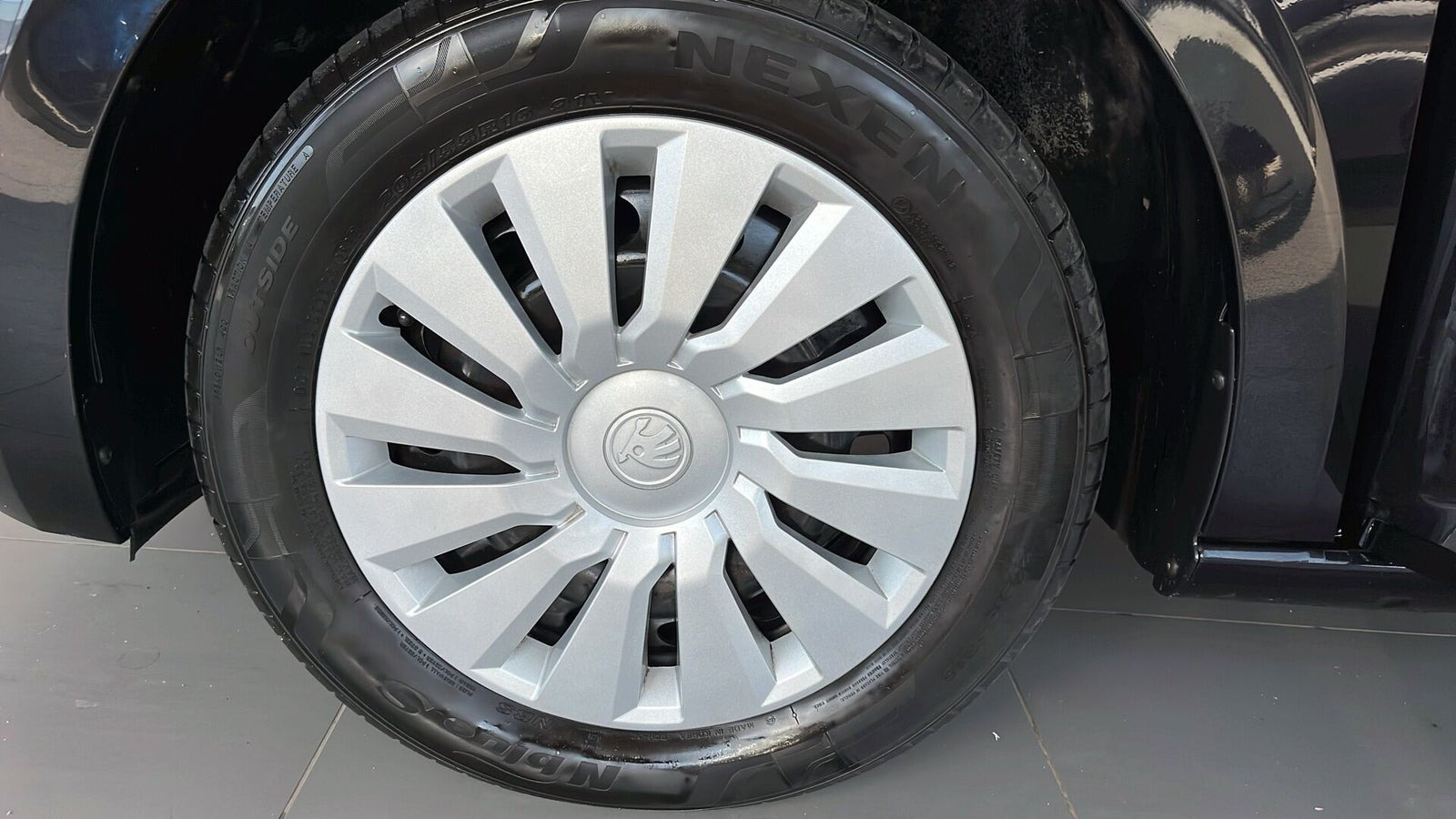 Sort Skoda Scala fra 2022