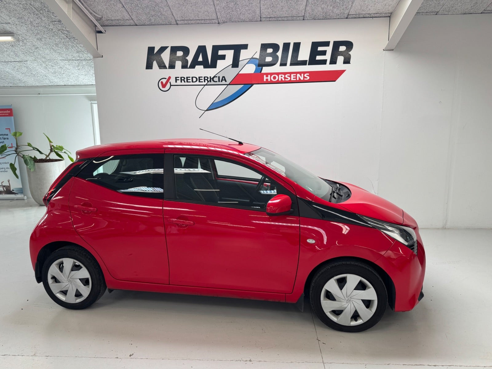 Rød Toyota Aygo fra 2018