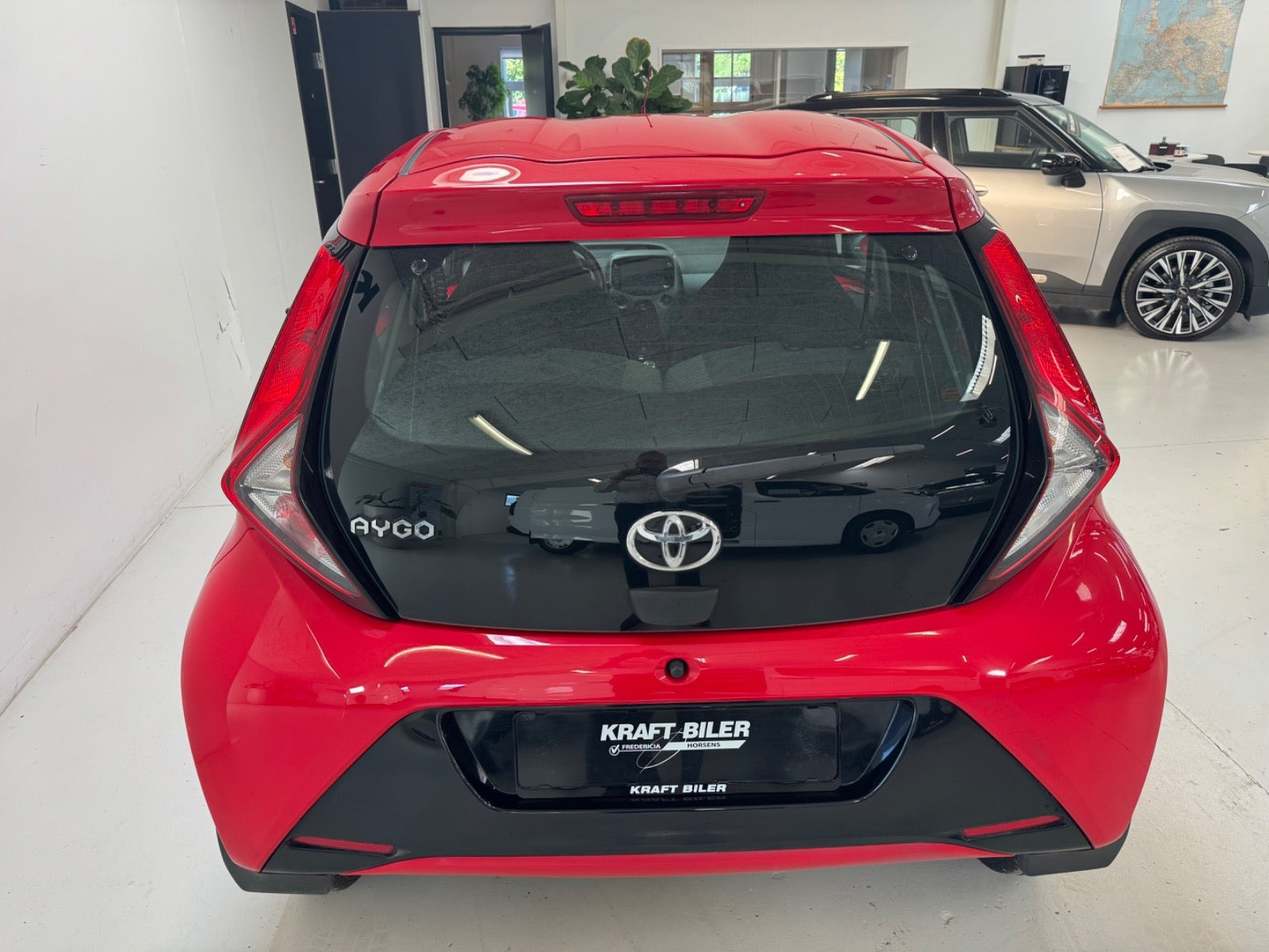 Rød Toyota Aygo fra 2018