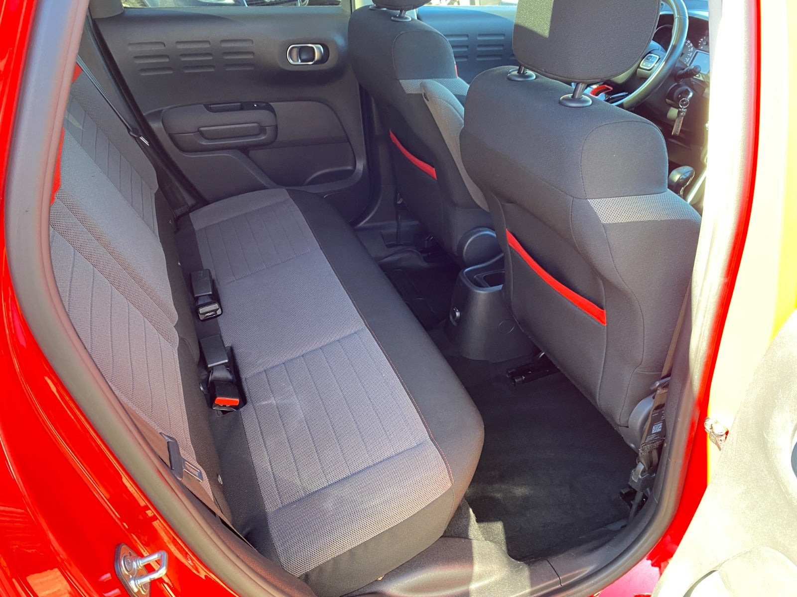 Rød Citroën C3 Aircross fra 2017