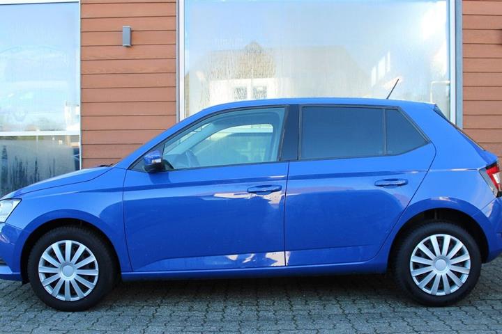 Blå Skoda Fabia fra 2020