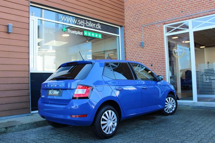 Blå Skoda Fabia fra 2020